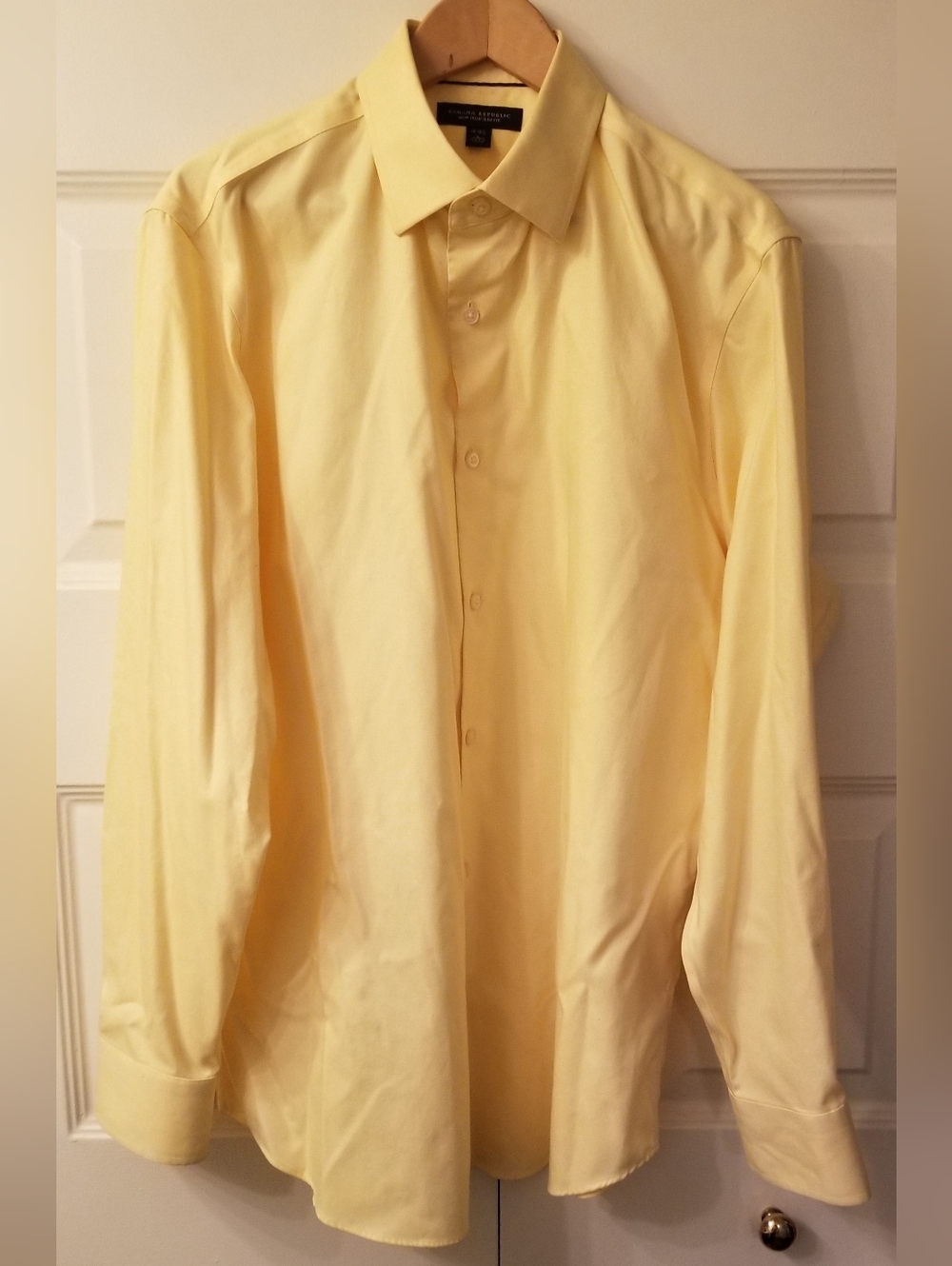 Banana Republic Men's Non-Iron Slim Fit Dress Shirt Yellow Size L 16-16 1/2 EUC!